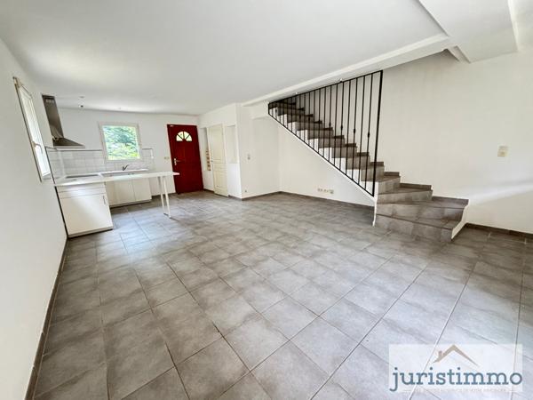 Bollène (84500) À VENDRE – Charmante maison en duplex entièrement rénovée à Bollène de 2010