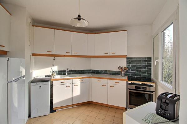 Appartement Massy 4 pièce(s) 89.80 m2 avec loggia plein sud et parking couvert