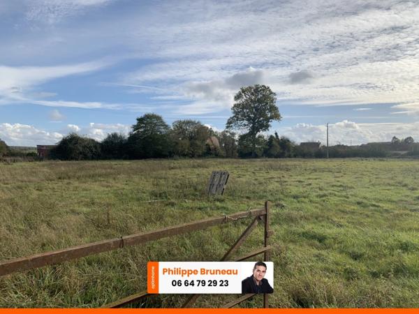 "1692 m² de Possibilités Infinies : Terrain d'Exception à Proximité de Conches en Ouche, Créez Votre Sanctuaire Personnalisé!"