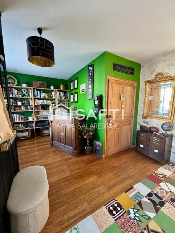 La Garnache -Dans le bourg, maison de caractère de 175 m' avec 6 chambres, jardin clos et dépendance.