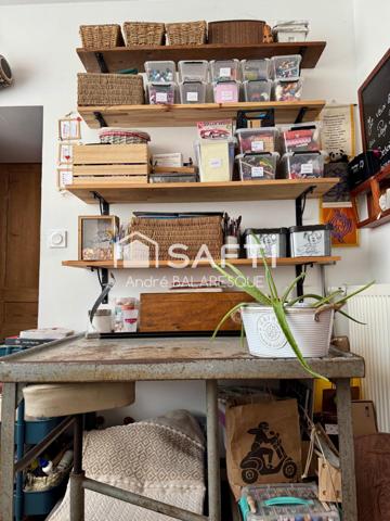 La Garnache -Dans le bourg, maison de caractère de 175 m' avec 6 chambres, jardin clos et dépendance.
