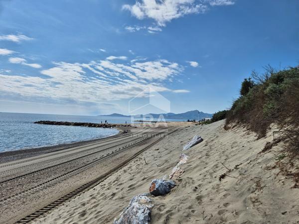 Studio cabine à vendre à Saint-Cyprien vue Canigou, piscine et accès plage