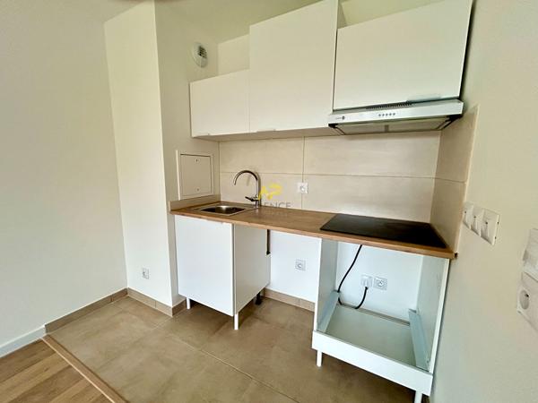 F2 MONTIGNY VILLAGE Loyer 795.11 €/mois charges comprises **  - Référence  2085