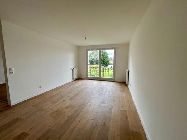 F2 MONTIGNY VILLAGE Loyer 795.11 €/mois charges comprises **  - Référence  2085