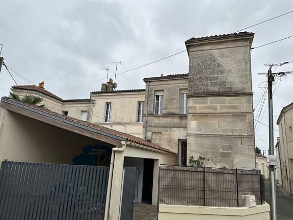 Maison 3 chambres - Rochefort 80.79 m2 - cour et garage