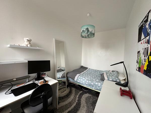 Maison 3 chambres - Rochefort 80.79 m2 - cour et garage