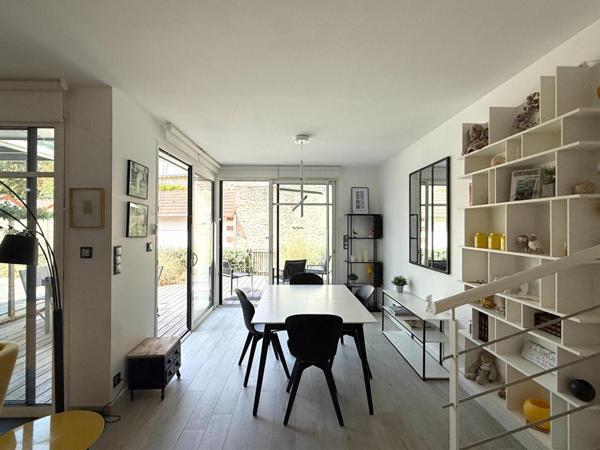 Maison contemporaine d'exception, emplacement premium, vendue meublée, à pied de la Place du marché et des commerces, 5 chambres LA BAULE