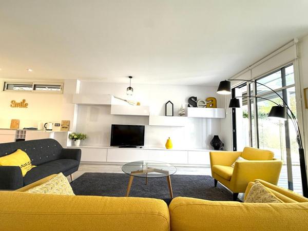 Maison contemporaine d'exception, emplacement premium, vendue meublée, à pied de la Place du marché et des commerces, 5 chambres LA BAULE