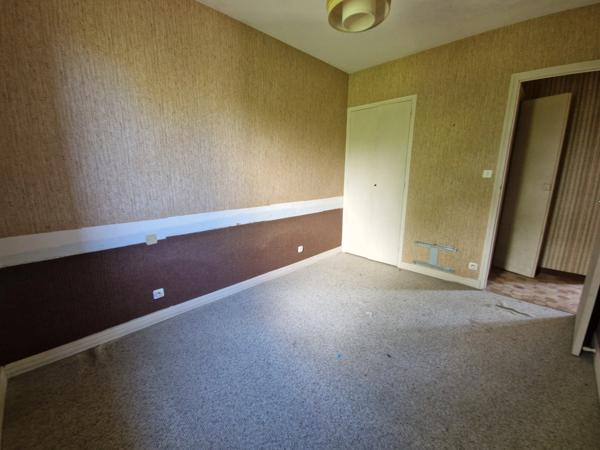 Maison à vendre 3 pièces avec garage sur 1 648 m² de terrain FOURAS (17)