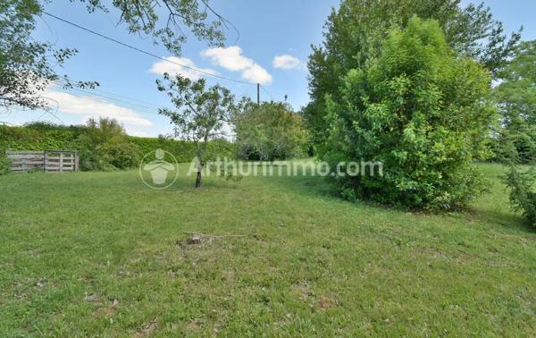Vente                                                      Terrain
                        
                                         1635 m2                     à Garrigues