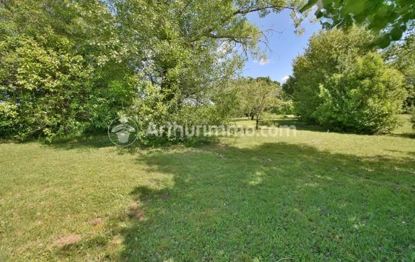 Vente                                                      Terrain
                        
                                         1635 m2                     à Garrigues