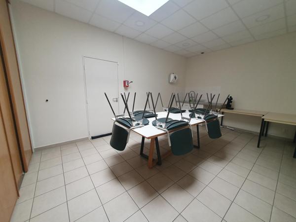 BATIMENTS A USAGE DE BUREAUX