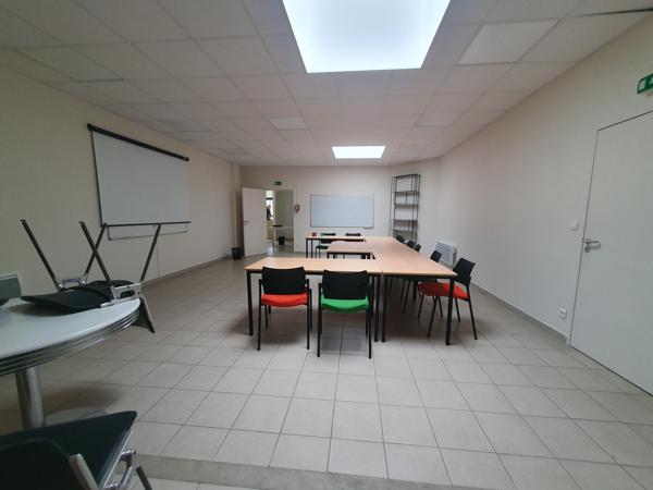 BATIMENTS A USAGE DE BUREAUX