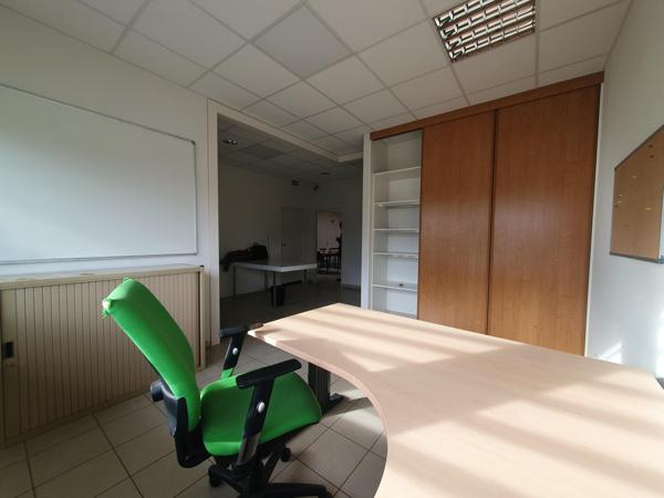 BATIMENTS A USAGE DE BUREAUX