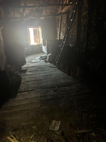 A VENDRE MAISON A RENOVER VUE SUR LA VALLEE