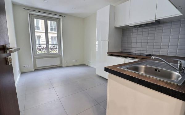 Appartement à vendre    3 pièces • 60,50 m2 Paris 16