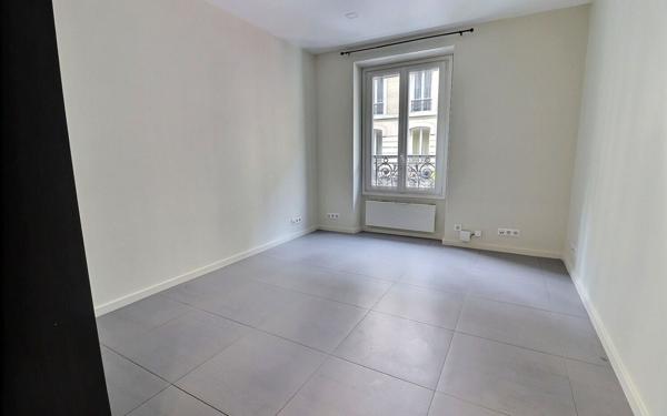 Appartement à vendre    3 pièces • 60,50 m2 Paris 16