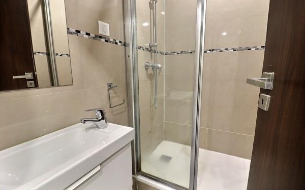 Appartement à vendre    3 pièces • 60,50 m2 Paris 16