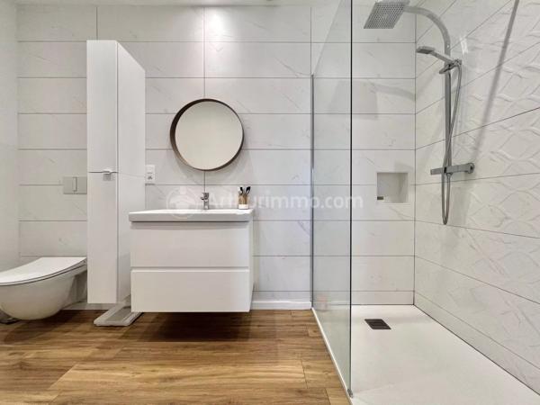 Vente                                                      Maison
                        
                     5 pièces                      175 m2                     à Les Martres-de-Veyre