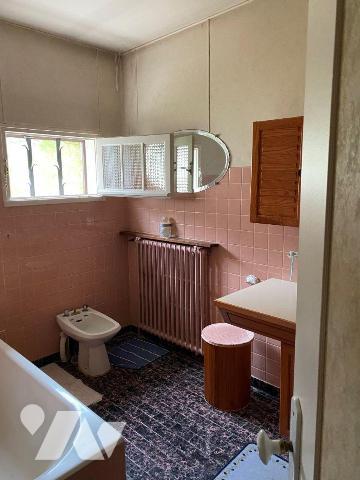 A VENDRE - Dans le bourg du village à CAJARC (Lot - 46160) à 100 mètres du Tour de Ville et de ...