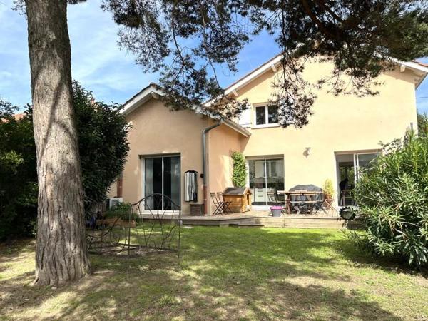 Maison à vendre |  Saint-Genis-Laval |  7 pièces | 178 m²