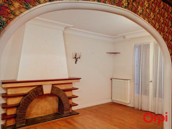 Maison à vendre    5 pièces •  Montluçon