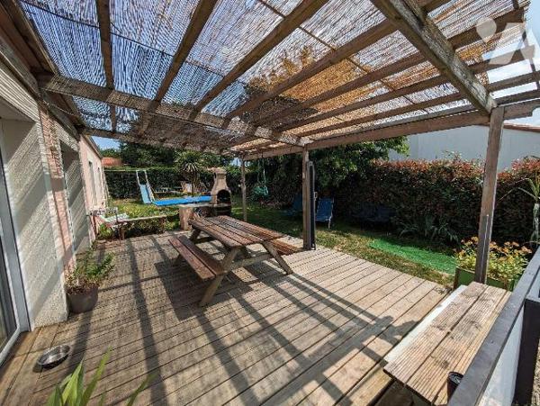 EXCLUSIVITE - LES HERBIERS - Plain-pied de 2002 de 120 m² habitables à proximité immédiate des ...