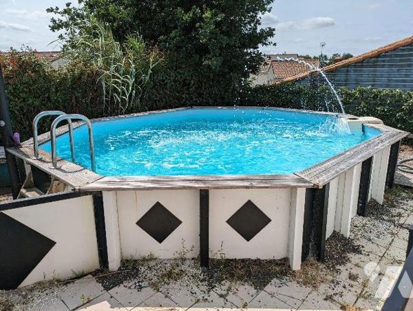 EXCLUSIVITE - LES HERBIERS - Plain-pied de 2002 de 120 m² habitables à proximité immédiate des ...