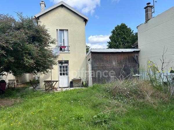 COLOMBES (92) Immeuble d'habitation 157m2 habitables - A rénover - Studios et deux pièces - terrain 709m2