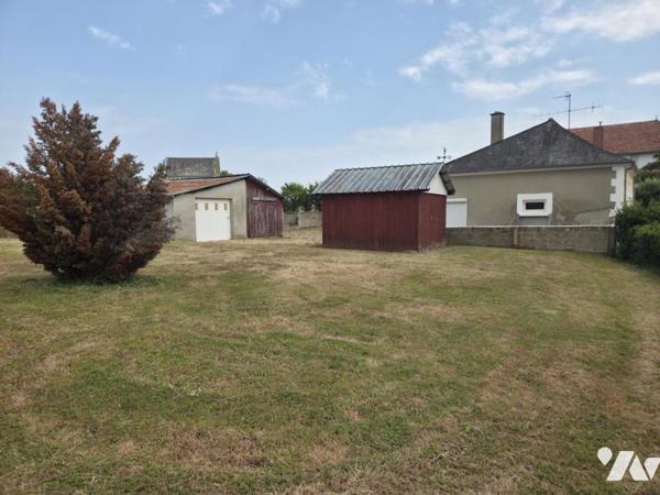 Maison plain-pied sur un terrain de 1.568m² avec dépendances