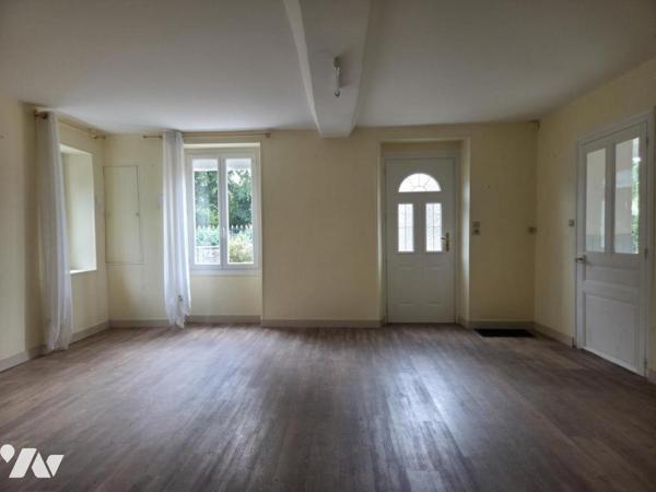 Maison plain-pied sur un terrain de 1.568m² avec dépendances