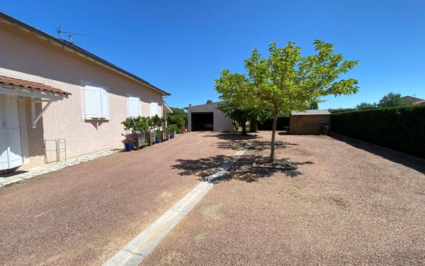 Maison à vendre    4 pièces •  Lacourt-Saint-Pierre