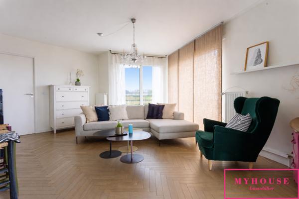 Appartement
                                                                                                                                                                                                                                                                                                                        4 pièce(s)                                                                                                                                                                                                          3 chambre(s)                                                                                                                                                                                                          80  m²