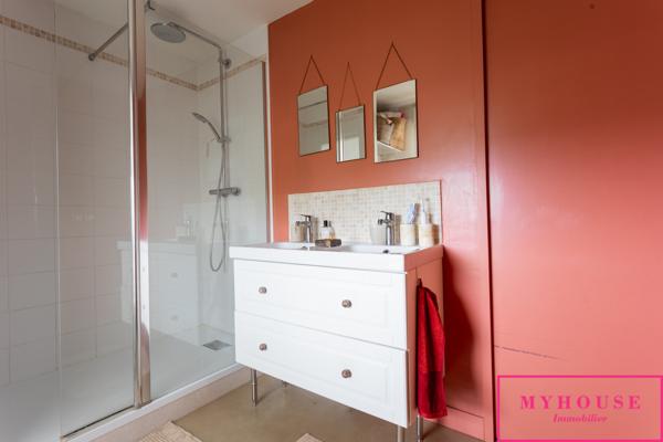 Appartement
                                                                                                                                                                                                                                                                                                                        4 pièce(s)                                                                                                                                                                                                          3 chambre(s)                                                                                                                                                                                                          80  m²