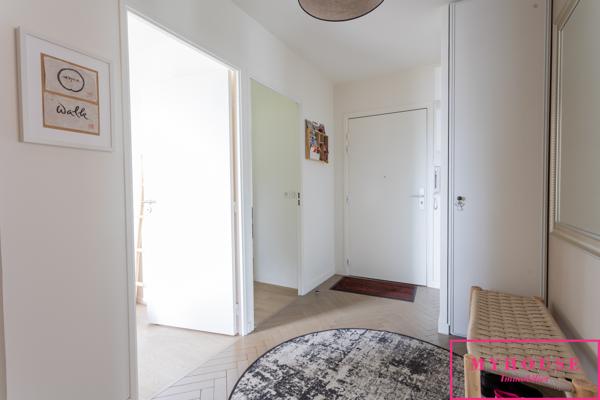 Appartement
                                                                                                                                                                                                                                                                                                                        4 pièce(s)                                                                                                                                                                                                          3 chambre(s)                                                                                                                                                                                                          80  m²