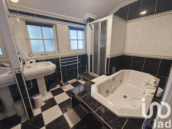 Maison à vendre 6 pièces 180 m² Aiffres