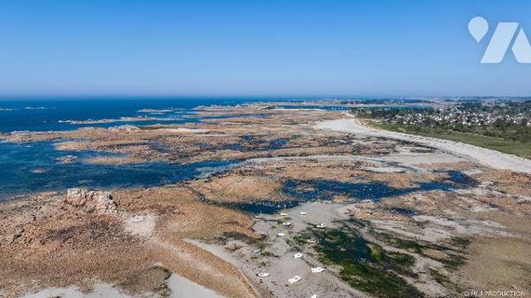 Maison à vendre à Trévou-Tréguignec (22660), rue du Royau.
Vue mer et plage a 20 mètres !

L...