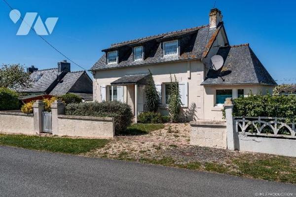 Maison à vendre à Trévou-Tréguignec (22660), rue du Royau.
Vue mer et plage a 20 mètres !

L...