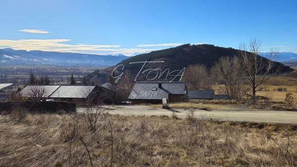 Estavar - Joli terrain avec permis de construire en cours de validité