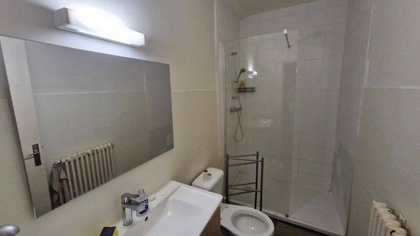 Appartement 1 pièce                                        - 69200 Vénissieux Réf : 5068
