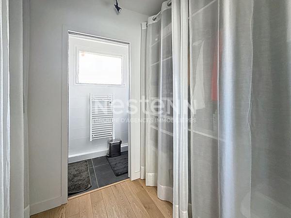 Maison de ville type 5 pièces avec 3 chambres et bureau de 2021 avec garage double - 69500 BRON