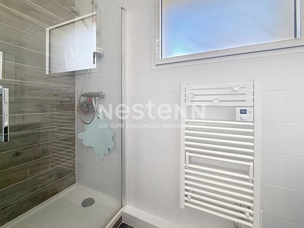 Maison de ville type 5 pièces avec 3 chambres et bureau de 2021 avec garage double - 69500 BRON