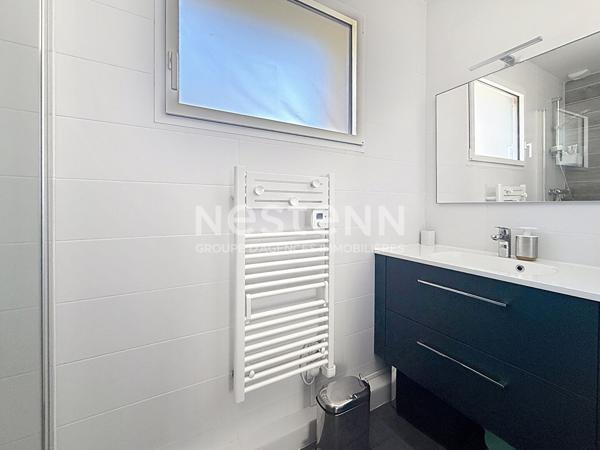 Maison de ville type 5 pièces avec 3 chambres et bureau de 2021 avec garage double - 69500 BRON