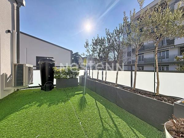 Maison de ville type 5 pièces avec 3 chambres et bureau de 2021 avec garage double - 69500 BRON