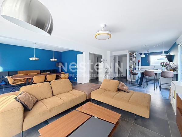 Maison de ville type 5 pièces avec 3 chambres et bureau de 2021 avec garage double - 69500 BRON