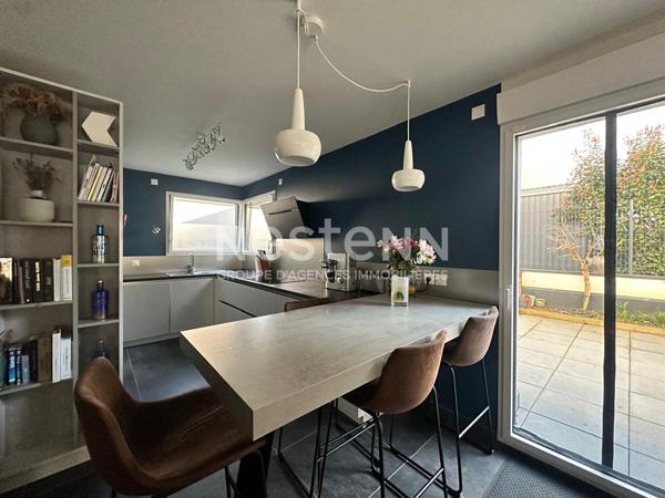 Maison de ville type 5 pièces avec 3 chambres et bureau de 2021 avec garage double - 69500 BRON