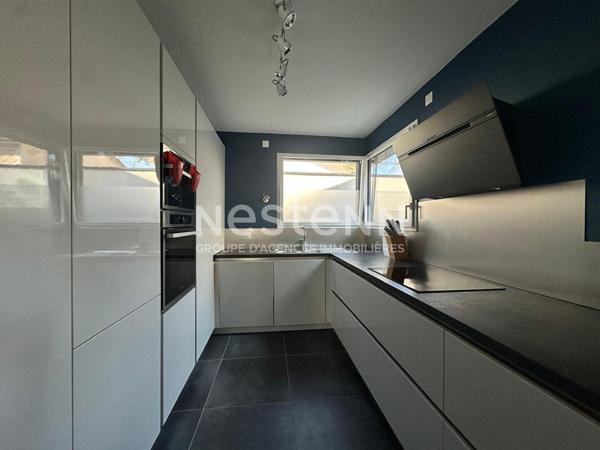 Maison de ville type 5 pièces avec 3 chambres et bureau de 2021 avec garage double - 69500 BRON