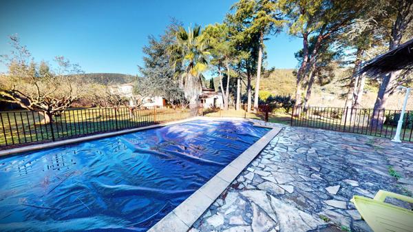 Ganges (34190) Villa style hacienda T5 avec Terrain paysagé et Piscine