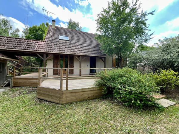 MEAUX Maison 4 ch 4 garages , terrasse et jardin.