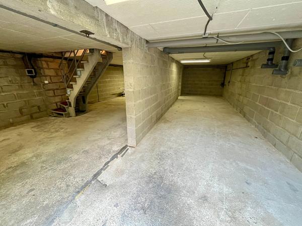 MEAUX Maison 4 ch 4 garages , terrasse et jardin.